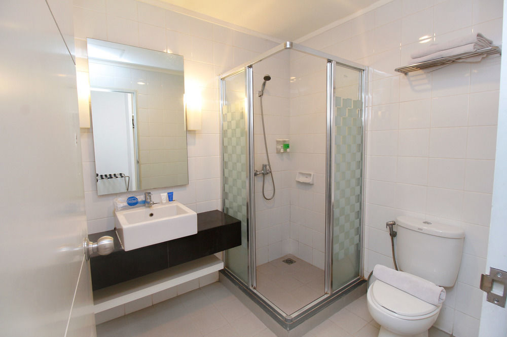 Hôtel Airy Glodok Pinangsia Raya Jakarta Extérieur photo