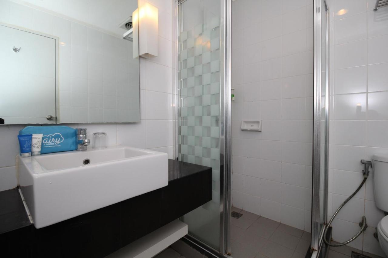 Hôtel Airy Glodok Pinangsia Raya Jakarta Extérieur photo
