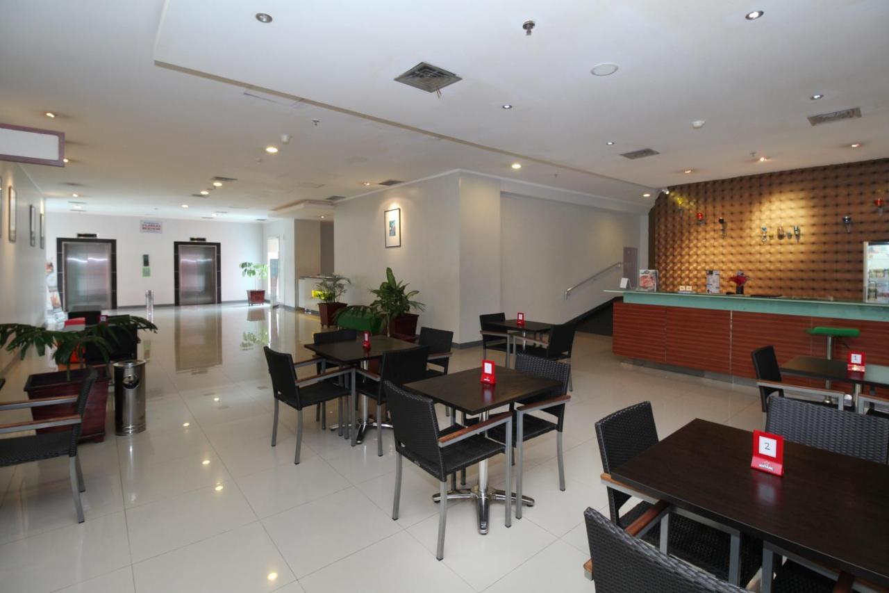 Hôtel Airy Glodok Pinangsia Raya Jakarta Extérieur photo