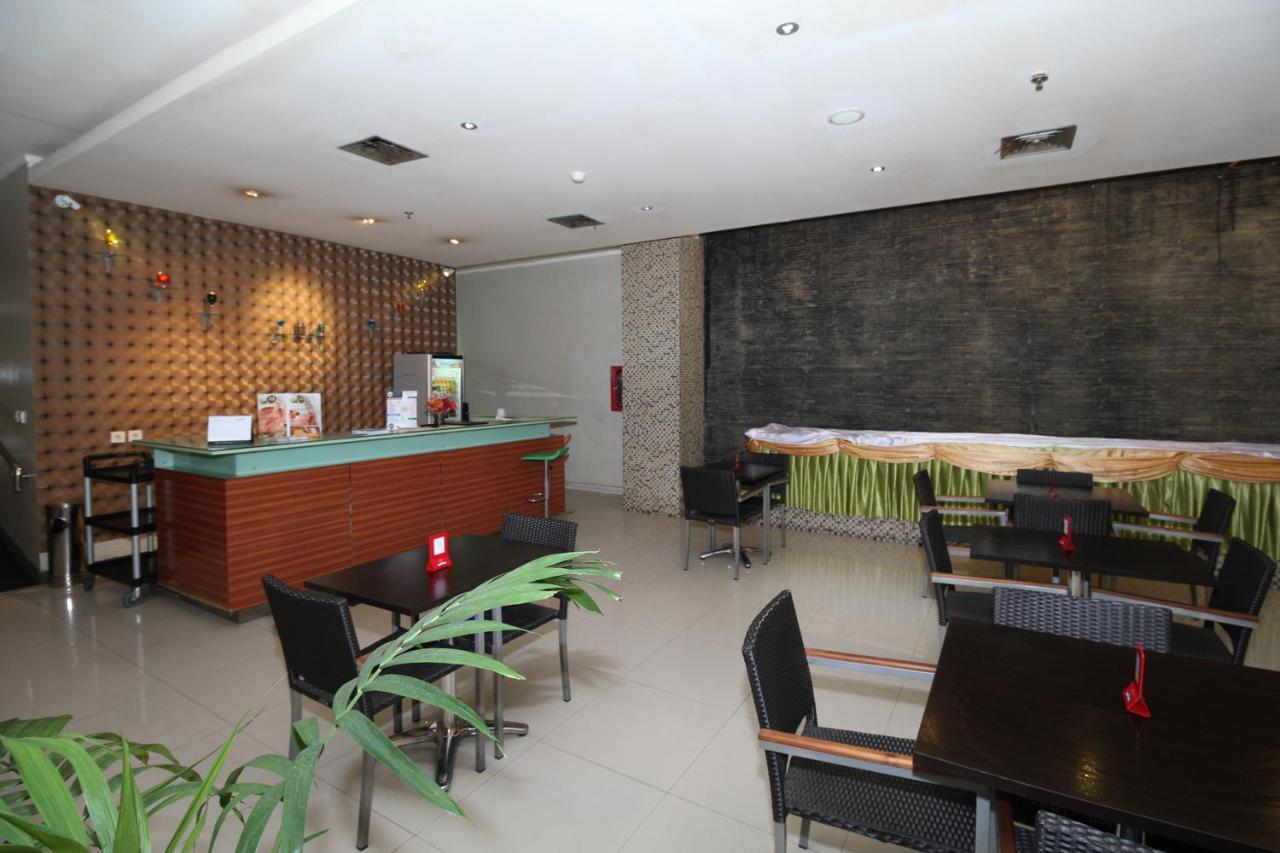 Hôtel Airy Glodok Pinangsia Raya Jakarta Extérieur photo